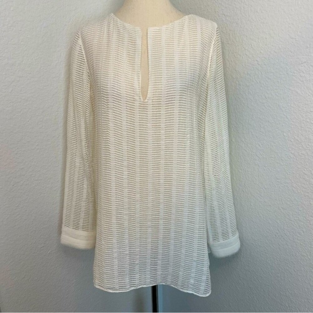 Mossimo Dutti White Unique Cut Out Design Cuff Accent V Neck Top Sexy Glam SZ 8